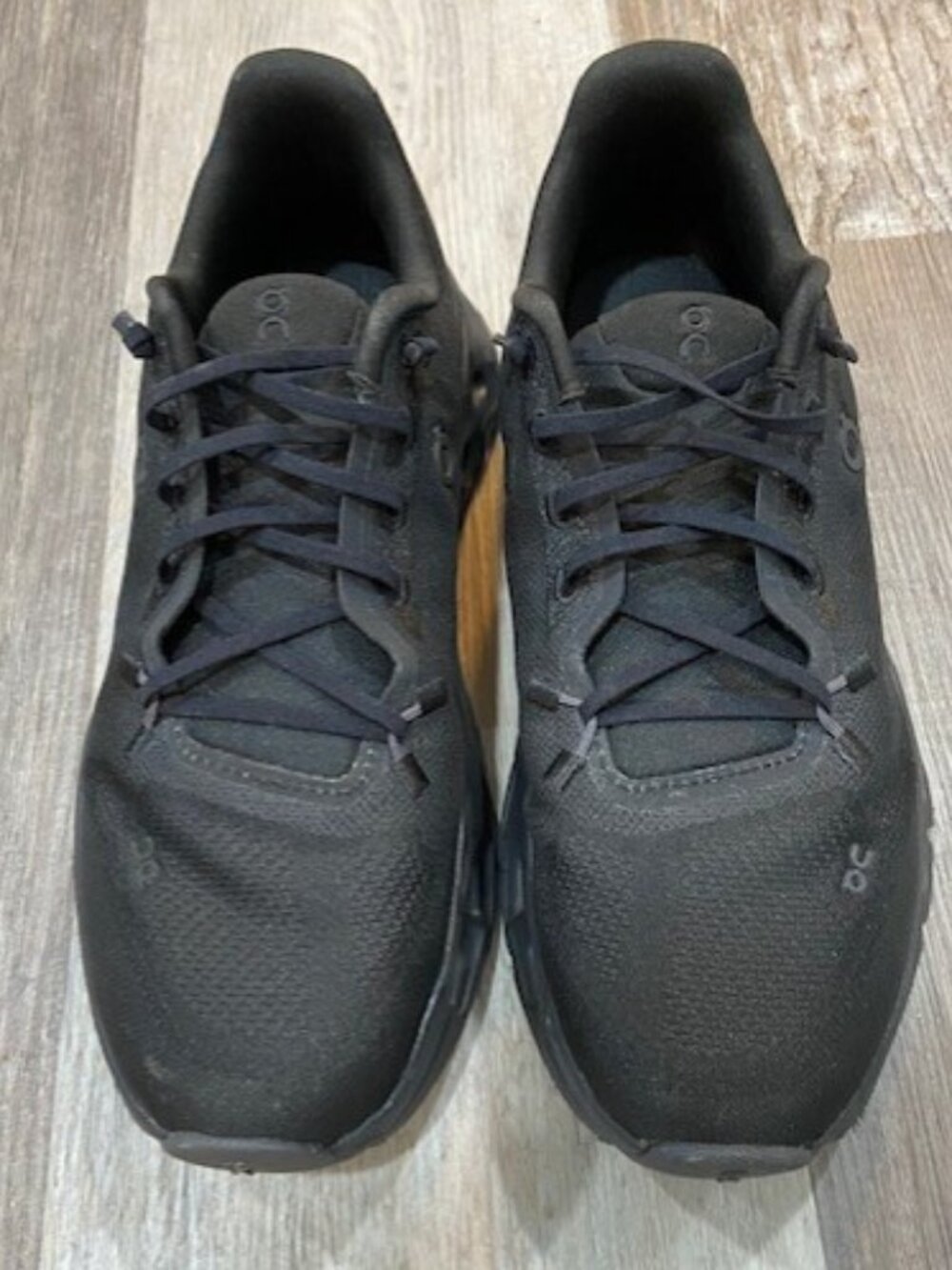 On  Cloud Women's Running Shoes Black Size 8 1/2